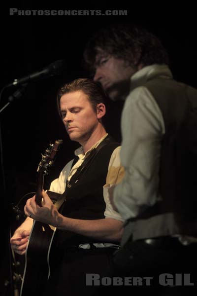 AND ALSO THE TREES - 2009-10-30 - PARIS - Cafe de la Danse - Simon Huw Jones - Justin Jones